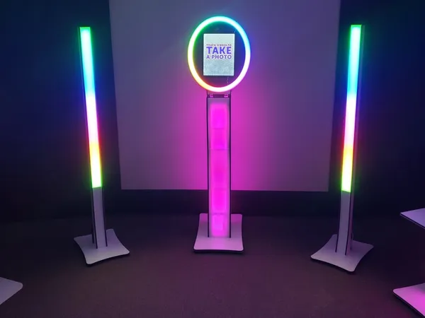 Infinity photo booth