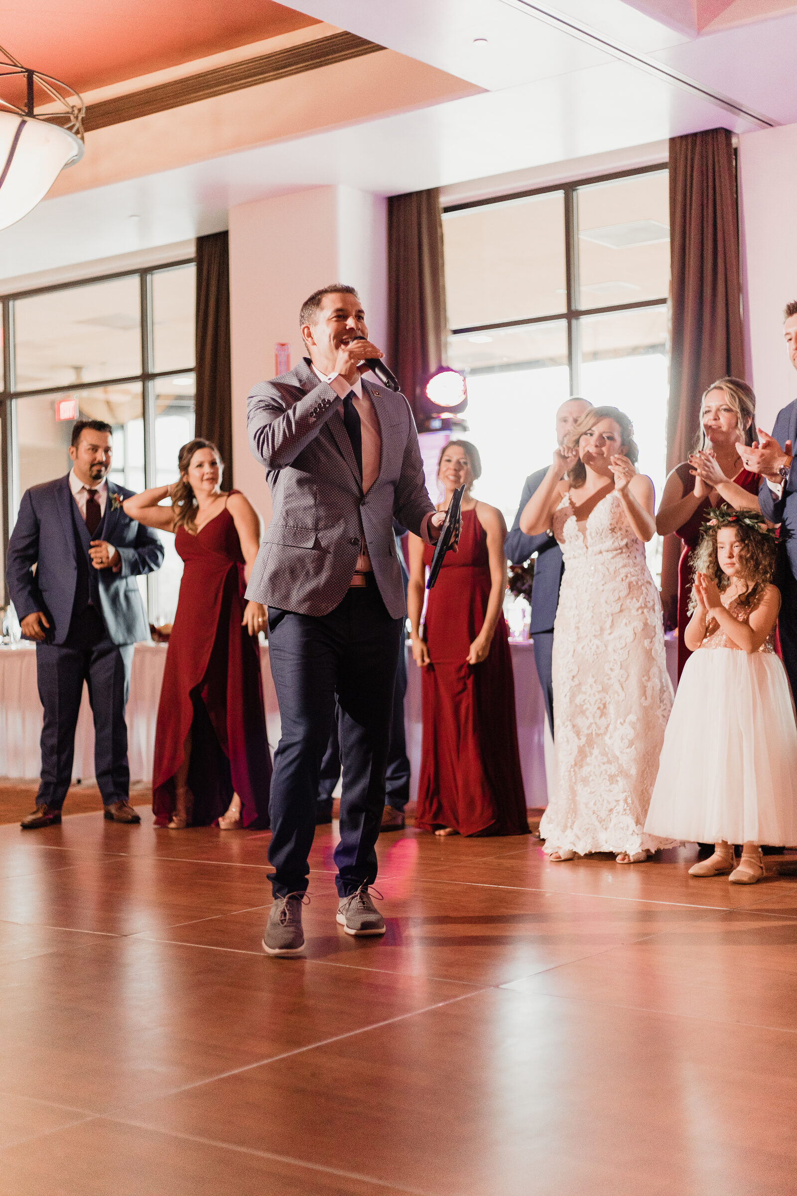 Cutmaster emcee addressing the bridal party